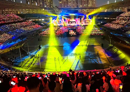 kaiyun开云LED透明屏和荧光棒闪耀周杰伦呼和浩特演唱会（第一场）